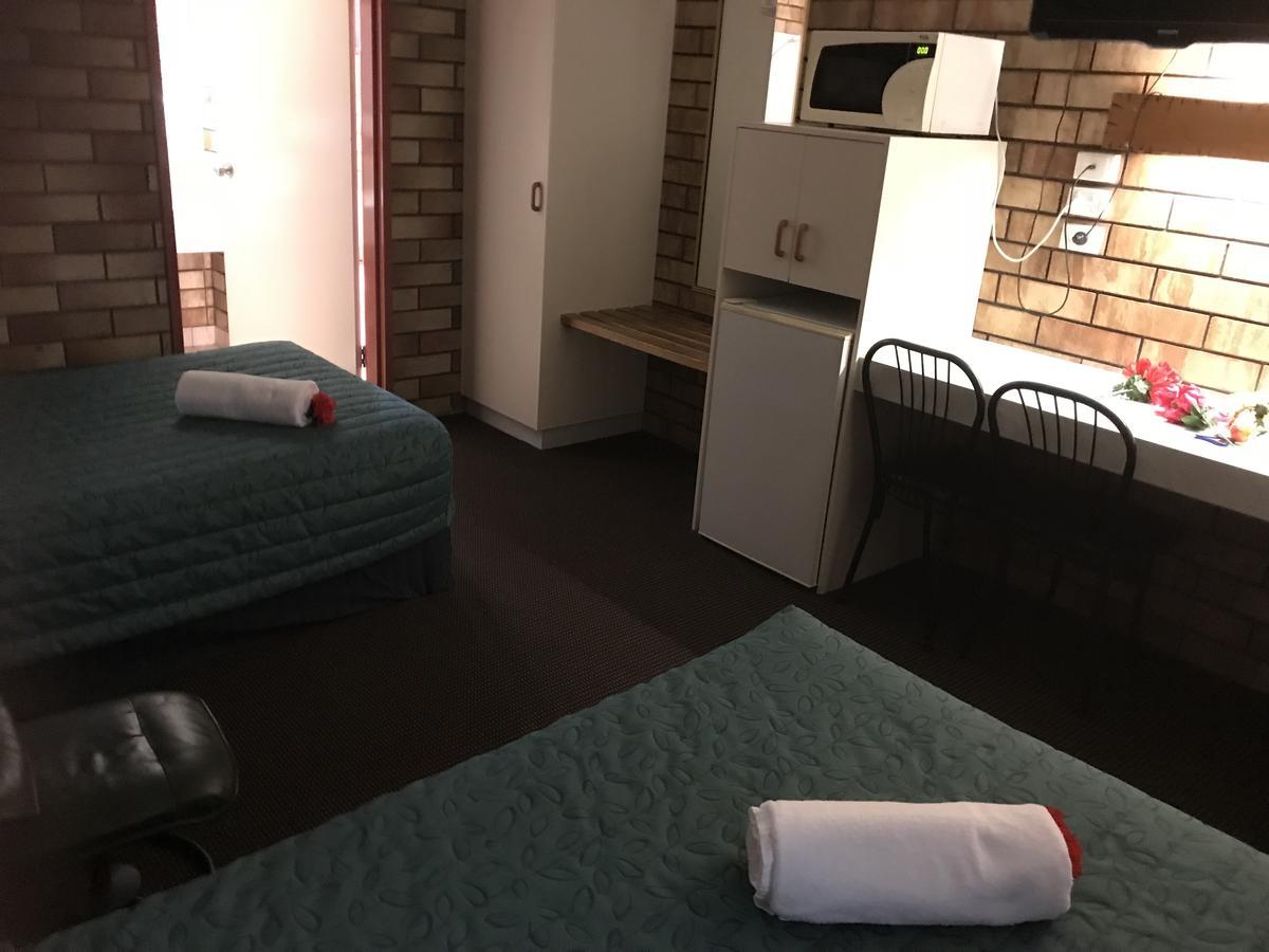 Miles Outback Motel Dış mekan fotoğraf