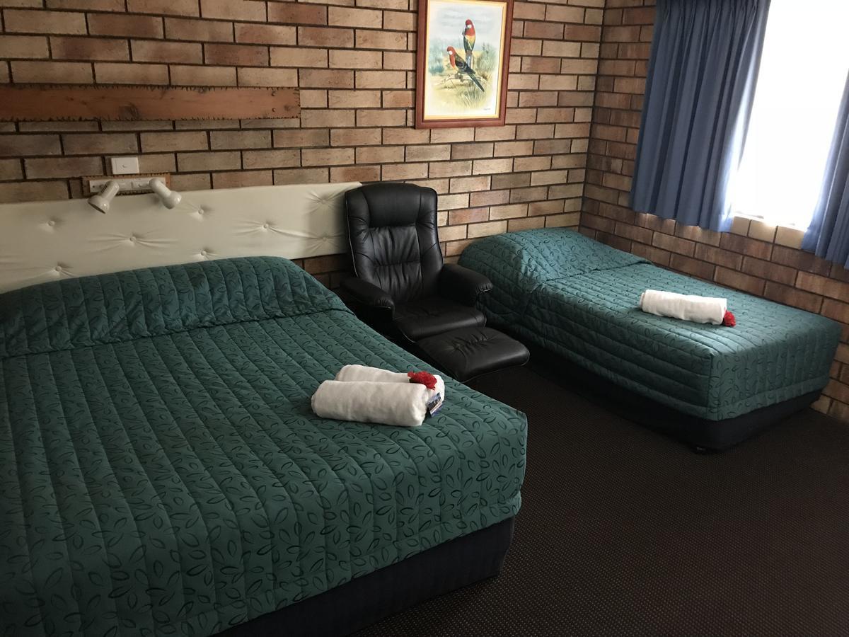 Miles Outback Motel Dış mekan fotoğraf
