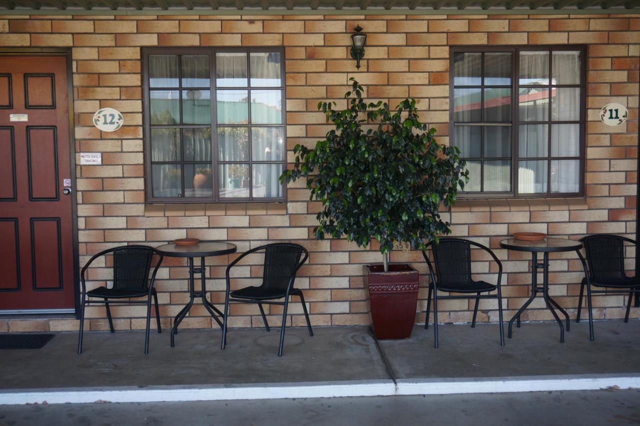 Miles Outback Motel Dış mekan fotoğraf
